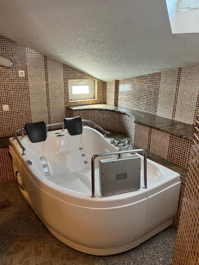 Hotel Royal Bijelo Polje Zewnętrze zdjęcie